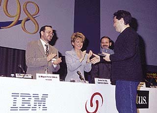 Recibiendo el premio